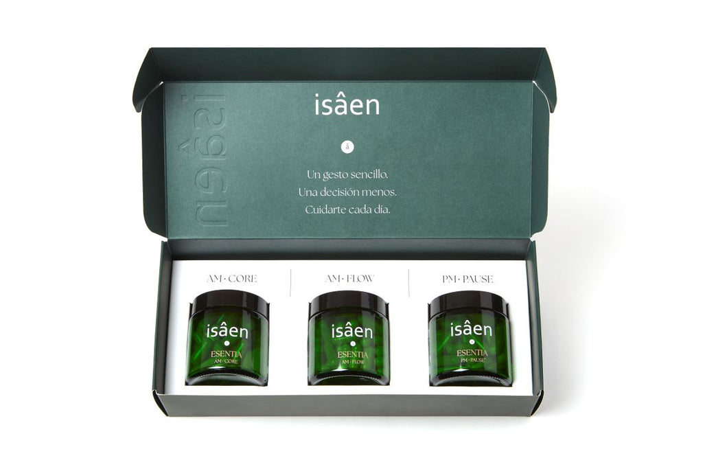Ritual Completo ESENTIA de isâen — pack AM·CORE, AM·FLOW y PM·PAUSE para perimenopausia (vista posterior)